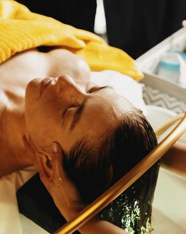 מטפל/ת בכוסות רוח - Regina'S Therapy